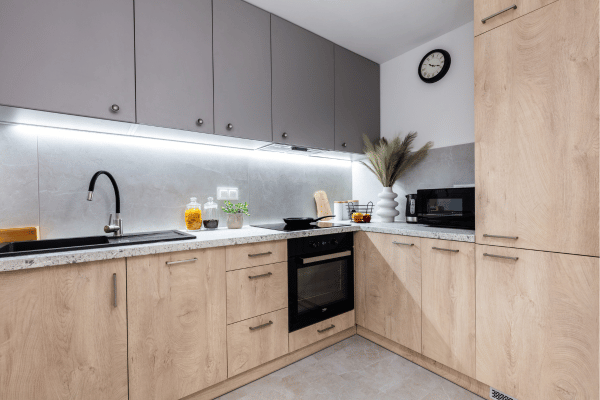 How to Maximize Space in a Small Kitchen: A Detailed Guide