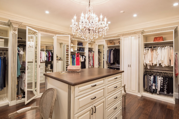 Custom Closet Design & Installation Services in Utterson, ON